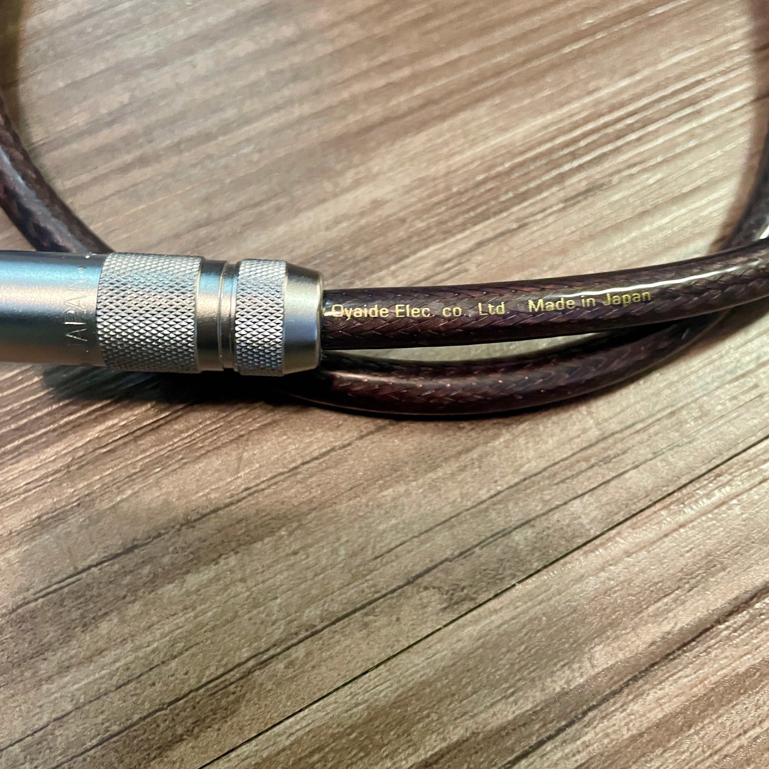 Oyaide AS-808R 0.6 m 75 ohm Digital Coax Cable